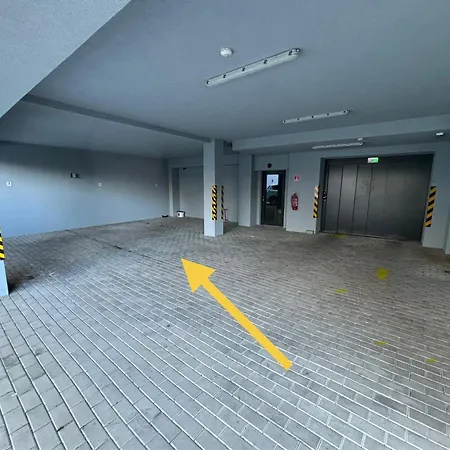 New 6 - Self Check In, Free Parking Apartment *