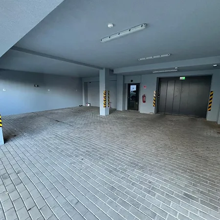 New 6 - Self Check In With Parking Included Apartment
