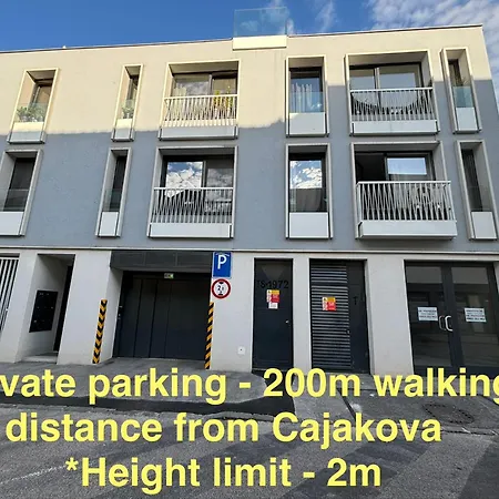 New 6 - Self Check In With Parking Included Apartment